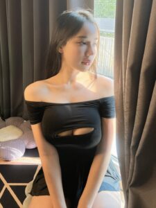 ใบตอง ฐาปนีย์